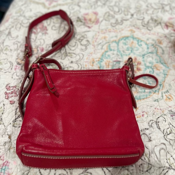 Dooney and Bourke red crossbody - Picture 4 of 9